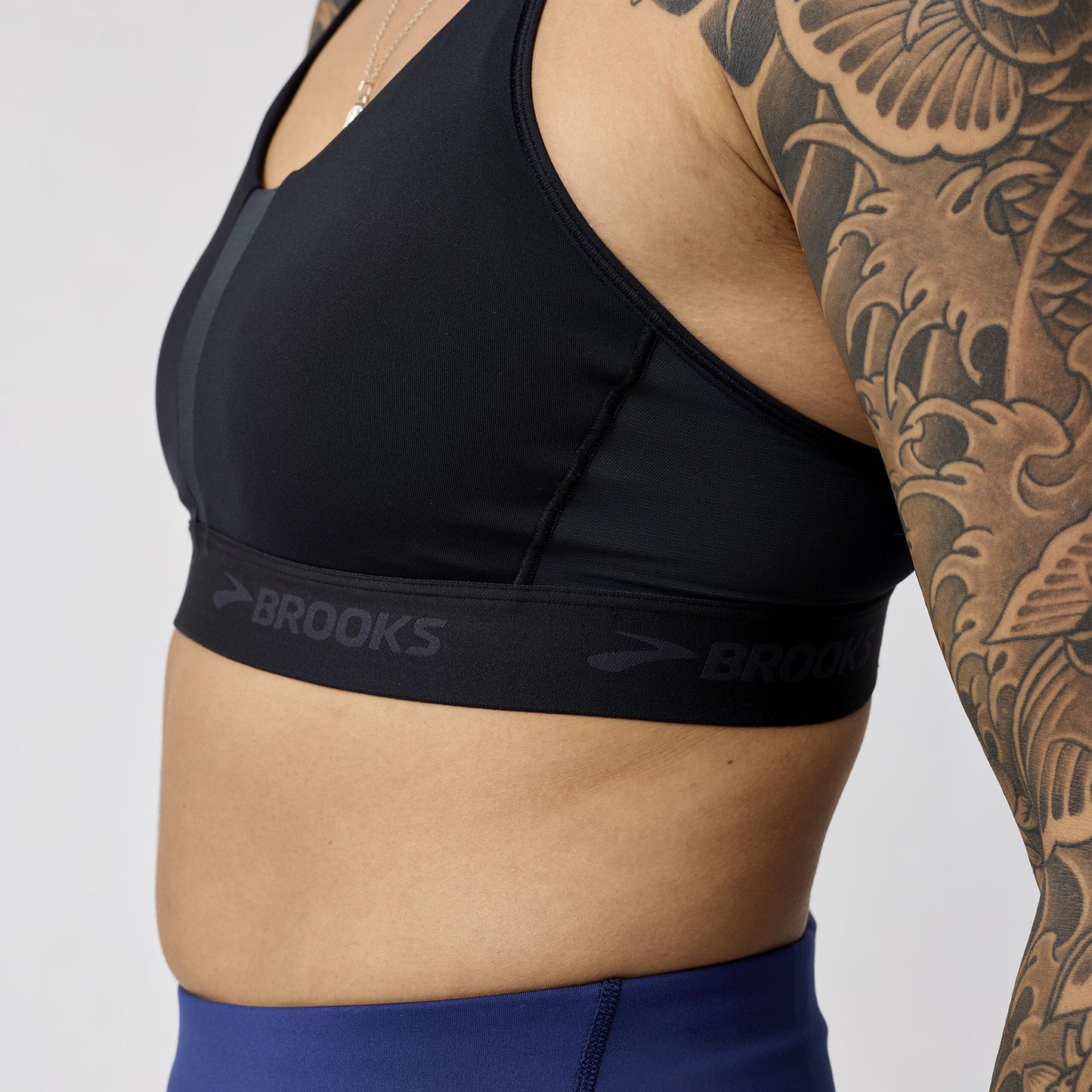 BROOKS SPORTS BRA BLACK