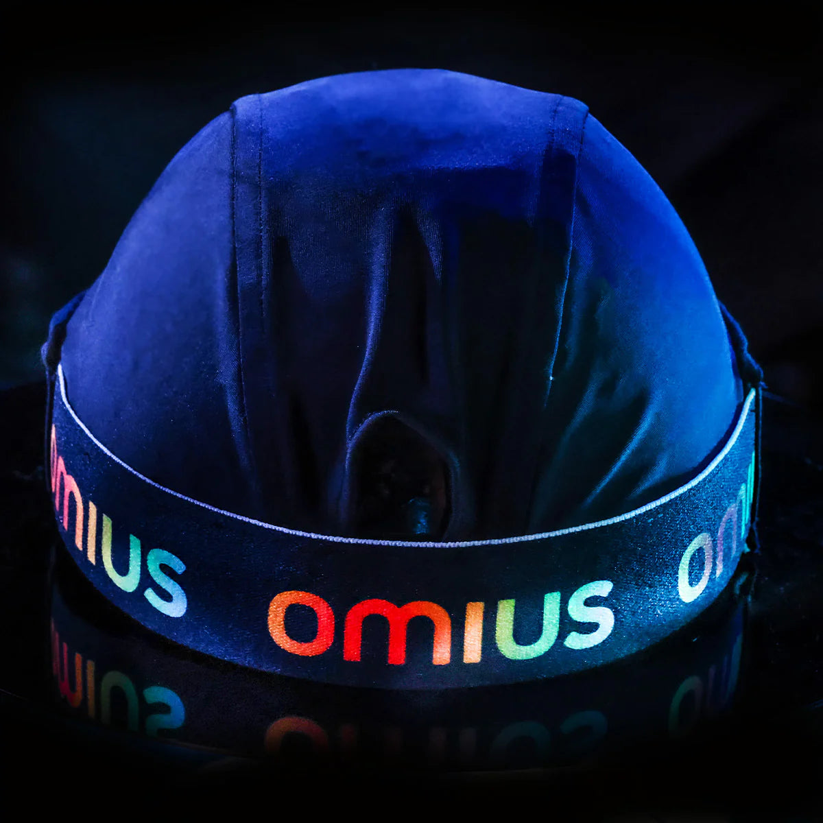 GORRA NEGRA OMIUS (CON PIERDRAS)
