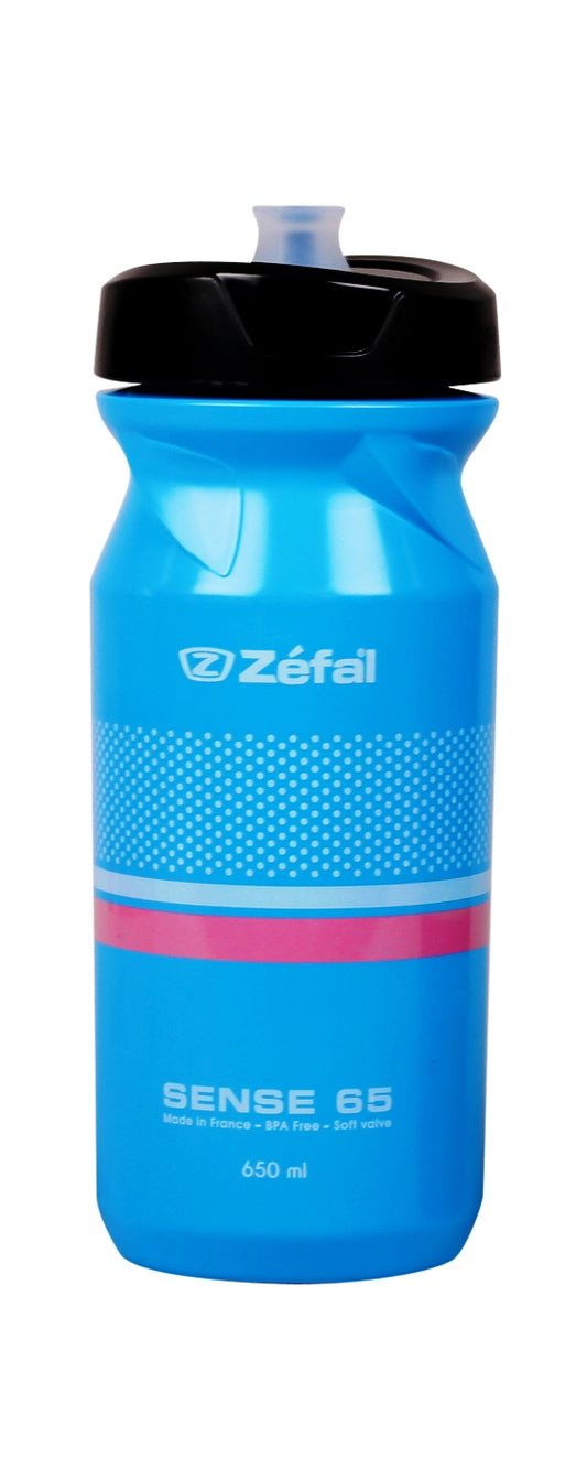 Material: Polipropileno Color: Transparente   Apertura: Soft – Cap con Rosca Altura: 229 mm Peso: 83 g Volumen: 800 ml Cap. Material: Polietileno: Tetina en Silicona Alimentaria